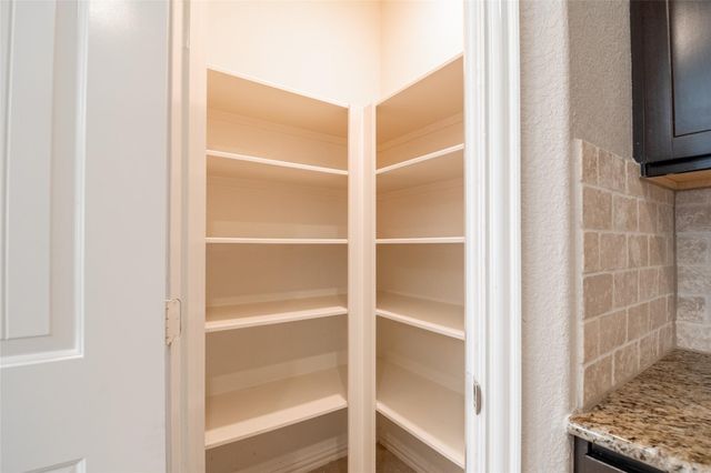 1610 Juniper Knoll Way, Conroe, TX 77301