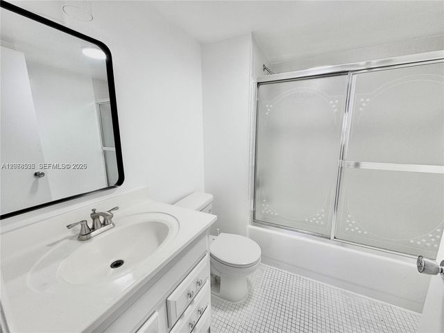 1075 Riverside Drive 302, Coral Springs, FL 33071
