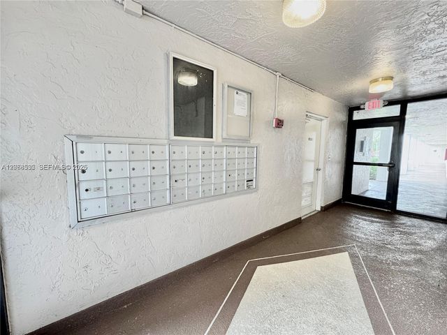 1075 Riverside Drive 302, Coral Springs, FL 33071
