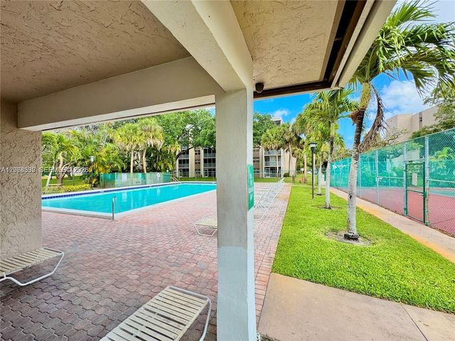 1075 Riverside Drive 302, Coral Springs, FL 33071
