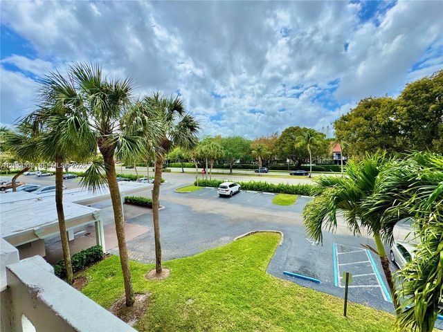 1075 Riverside Drive 302, Coral Springs, FL 33071