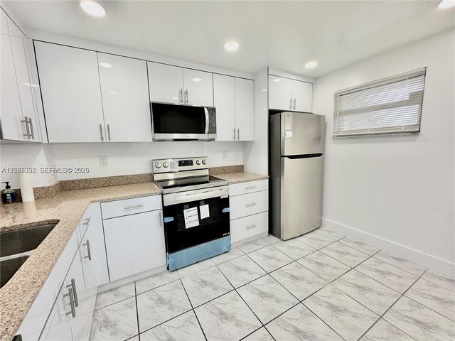 1075 Riverside Drive 302, Coral Springs, FL 33071