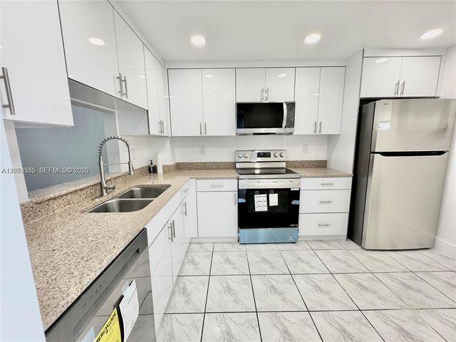 1075 Riverside Drive 302, Coral Springs, FL 33071