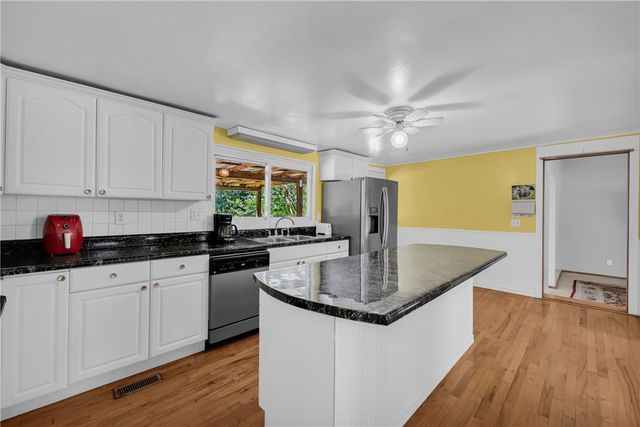 289 Crestwood Drive, Salem, SC 29676