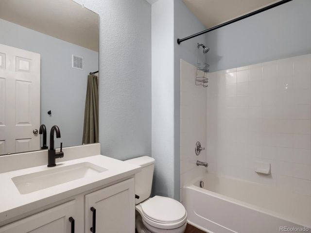 5255 Memphis St 12-1222, Denver, CO 80239