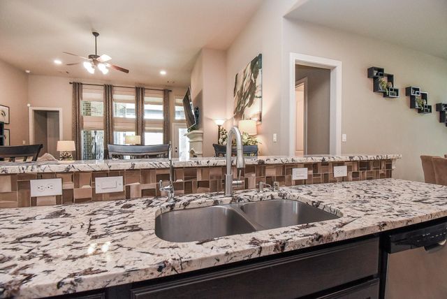 2318 Umber Oaks Lane, Brookshire, TX 77423