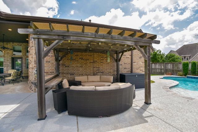 2318 Umber Oaks Lane, Brookshire, TX 77423