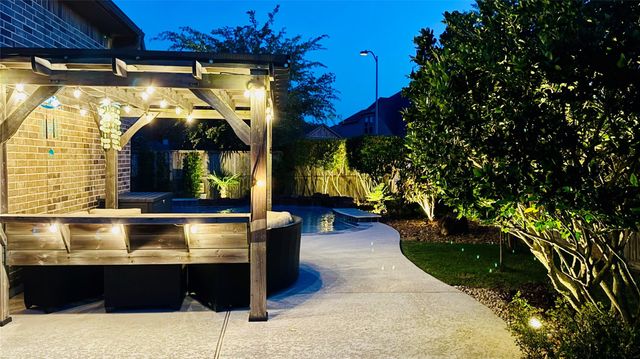 2318 Umber Oaks Lane, Brookshire, TX 77423