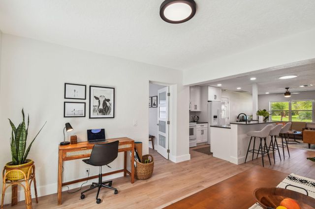 702 NE 10th Avenue, Boynton Beach, FL 33435