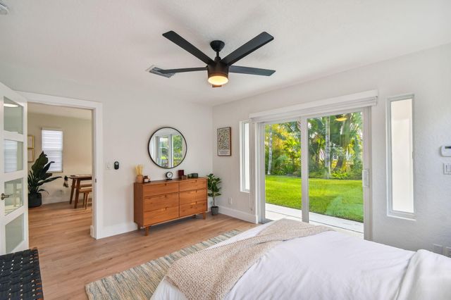 702 NE 10th Avenue, Boynton Beach, FL 33435