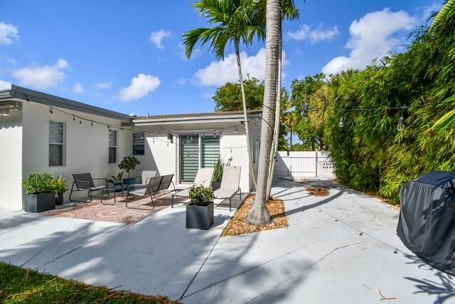 702 NE 10th Avenue, Boynton Beach, FL 33435