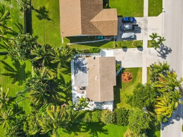 702 NE 10th Avenue, Boynton Beach, FL 33435