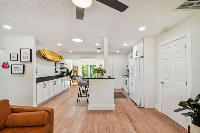 702 NE 10th Avenue, Boynton Beach, FL 33435