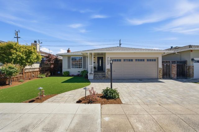 702 Fiesta Drive, San Mateo, CA 94403