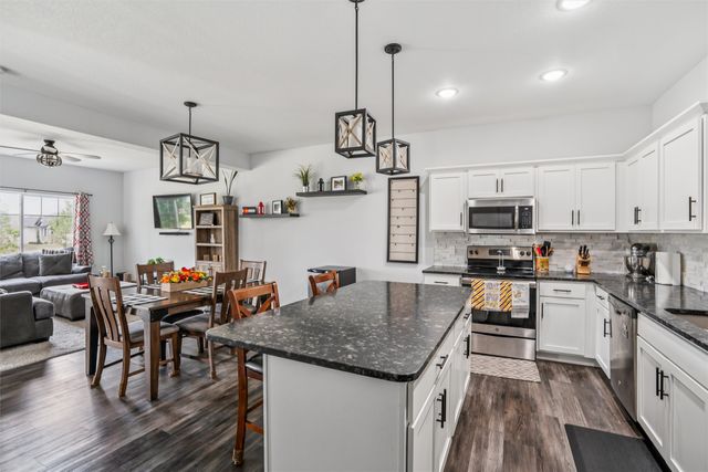 545 10th Street, Waukee, IA 50263