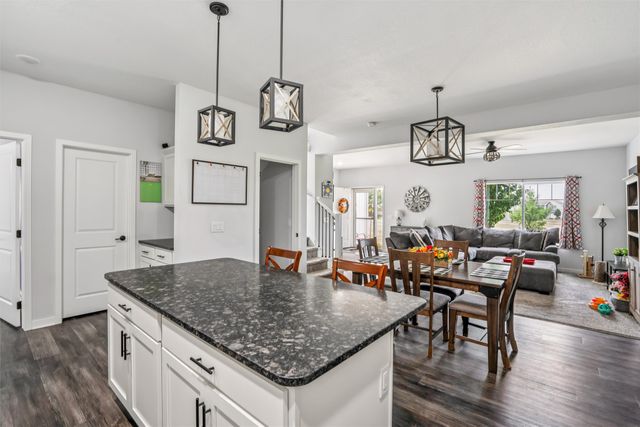 545 10th Street, Waukee, IA 50263