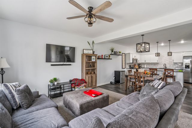 545 10th Street, Waukee, IA 50263