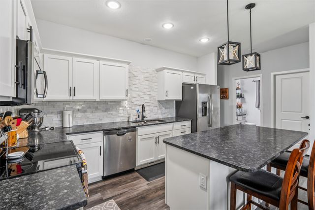 545 10th Street, Waukee, IA 50263