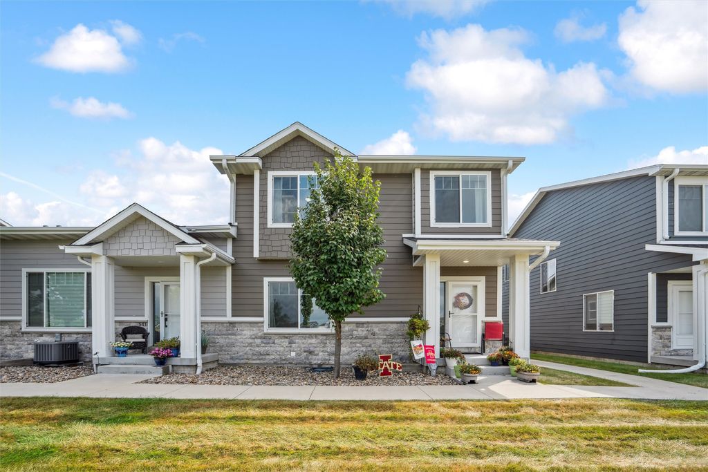 545 10th Street, Waukee, IA 50263