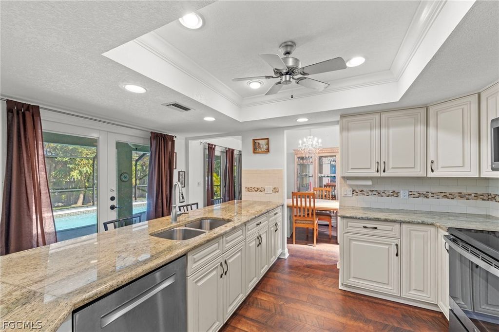 Image 12 of property listing at 2317 SW 44th TER, Cape Coral, FL 33914