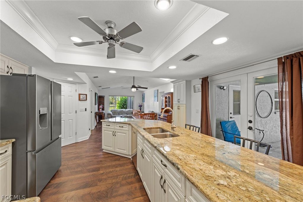 Image 13 of property listing at 2317 SW 44th TER, Cape Coral, FL 33914