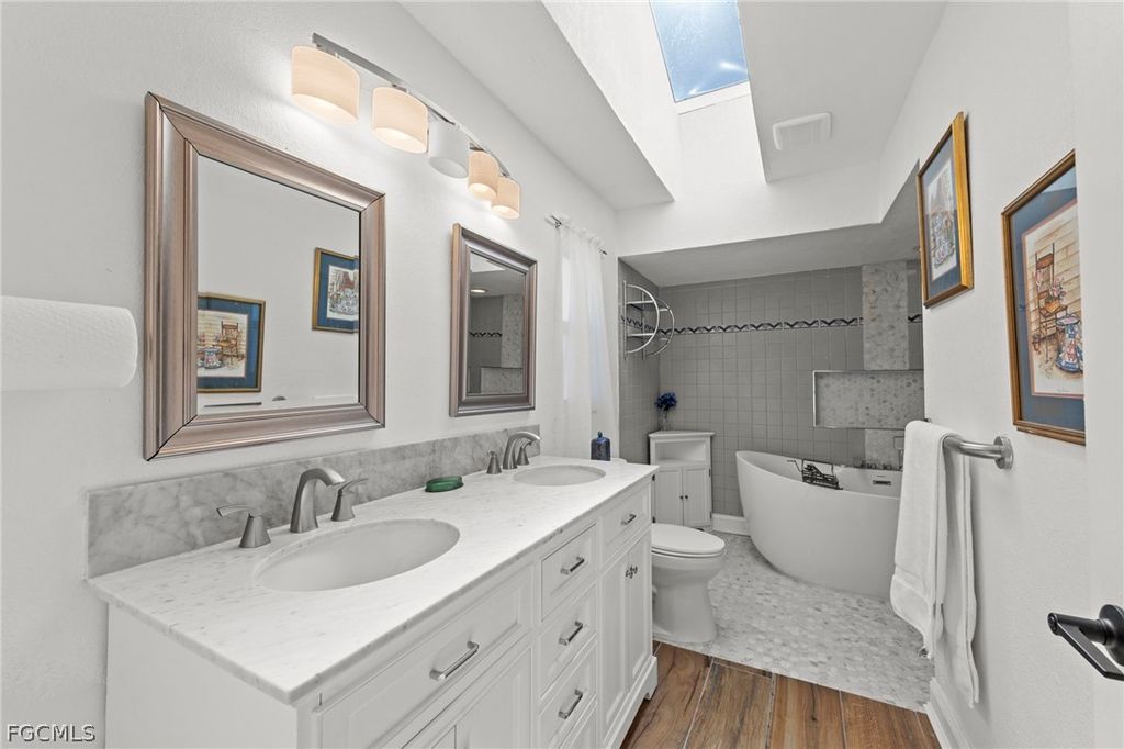 Image 22 of property listing at 2317 SW 44th TER, Cape Coral, FL 33914