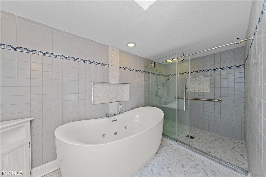 Image 23 of property listing at 2317 SW 44th TER, Cape Coral, FL 33914