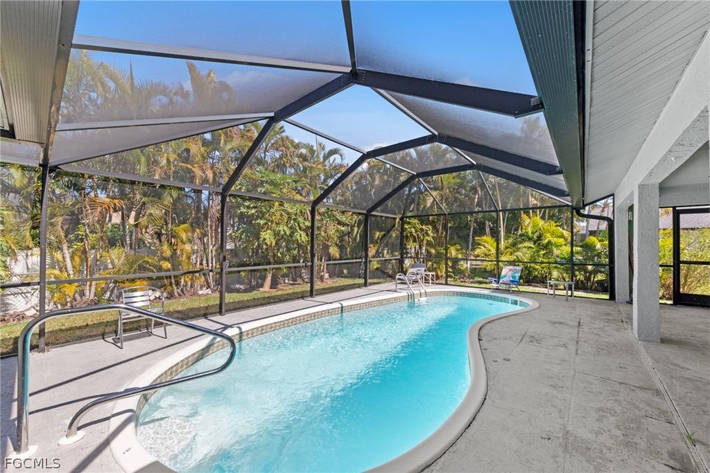 Image 37 of property listing at 2317 SW 44th TER, Cape Coral, FL 33914