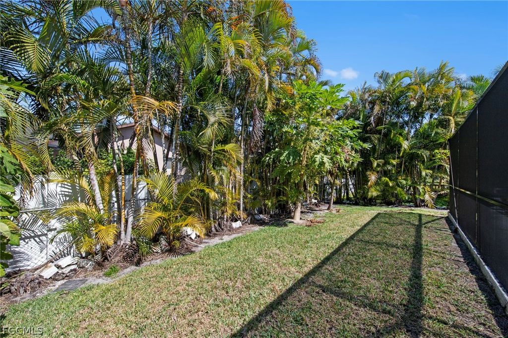 Image 38 of property listing at 2317 SW 44th TER, Cape Coral, FL 33914