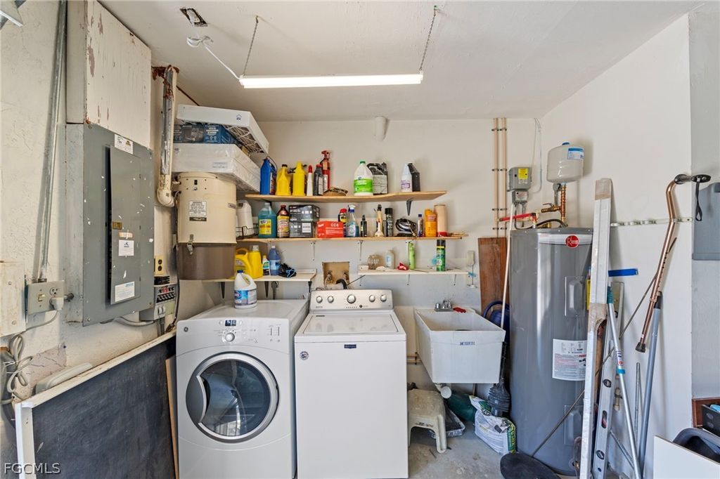 Image 39 of property listing at 2317 SW 44th TER, Cape Coral, FL 33914