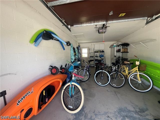 513 Lake Louise CIR 202, Naples, FL 34110