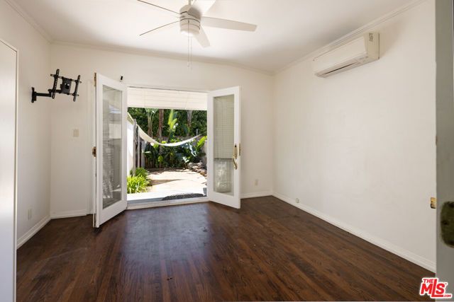 12844 Short Avenue, Los Angeles, CA 90066