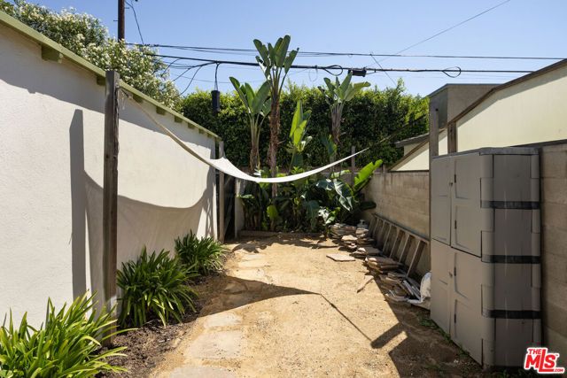 12844 Short Avenue, Los Angeles, CA 90066