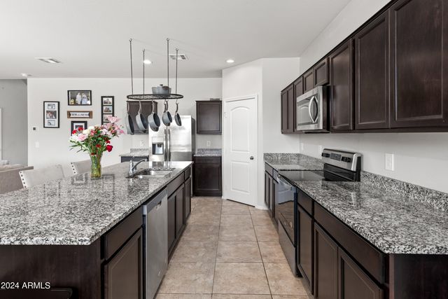 35419 W SAN ILDEFANSO Avenue, Maricopa, AZ 85138