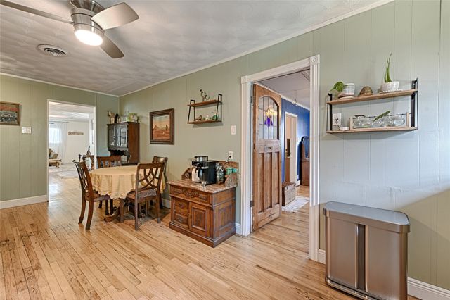 2438 Sharon Street, Dallas, TX 75211