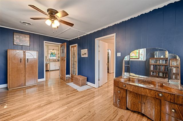 2438 Sharon Street, Dallas, TX 75211