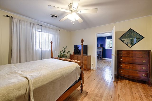 2438 Sharon Street, Dallas, TX 75211