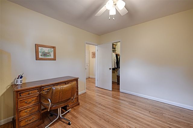 2438 Sharon Street, Dallas, TX 75211