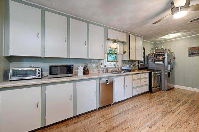 2438 Sharon Street, Dallas, TX 75211