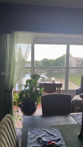 9360 Sunrise Lakes Blvd 302, Sunrise, FL 33322