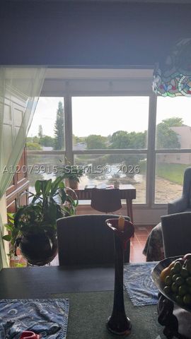 9360 Sunrise Lakes Blvd 302, Sunrise, FL 33322