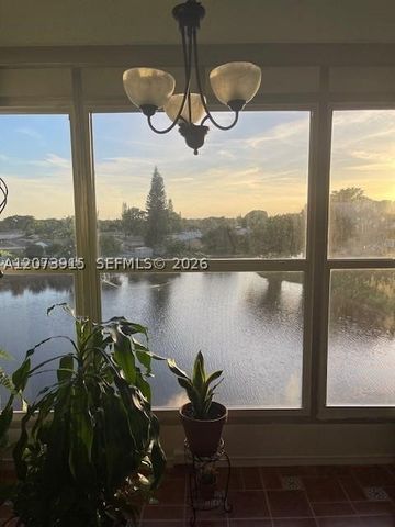 9360 Sunrise Lakes Blvd 302, Sunrise, FL 33322