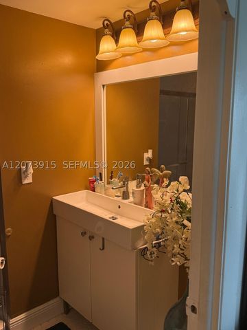9360 Sunrise Lakes Blvd 302, Sunrise, FL 33322