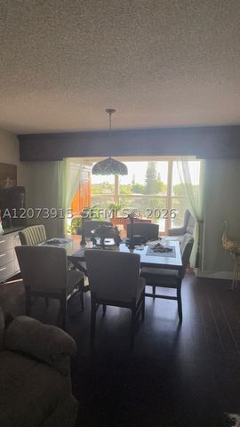 9360 Sunrise Lakes Blvd 302, Sunrise, FL 33322