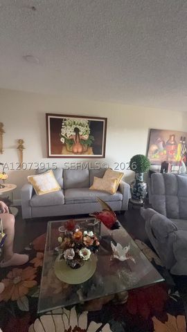 9360 Sunrise Lakes Blvd 302, Sunrise, FL 33322