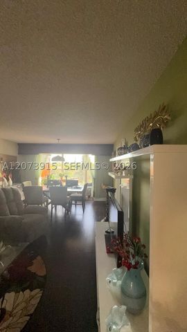 9360 Sunrise Lakes Blvd 302, Sunrise, FL 33322