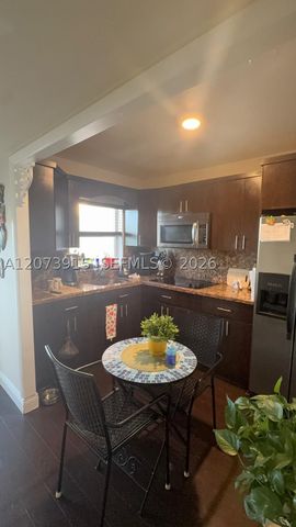 9360 Sunrise Lakes Blvd 302, Sunrise, FL 33322
