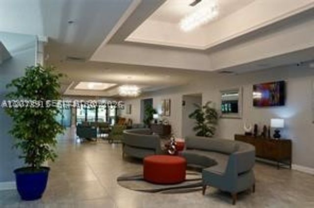 9360 Sunrise Lakes Blvd 302, Sunrise, FL 33322