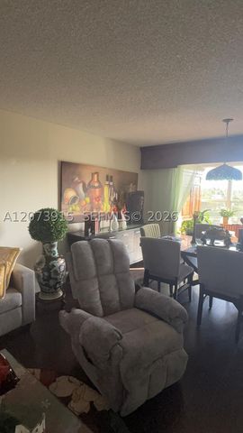 9360 Sunrise Lakes Blvd 302, Sunrise, FL 33322