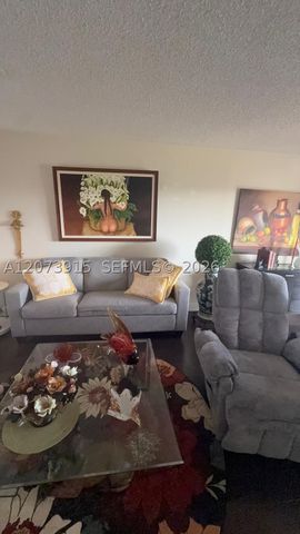 9360 Sunrise Lakes Blvd 302, Sunrise, FL 33322